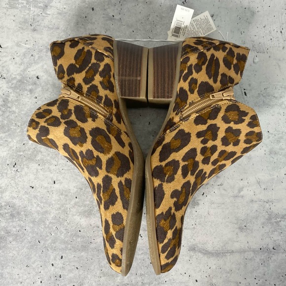 NWT Old Navy leopard print ankle bootie 8 - Picture 5 of 10